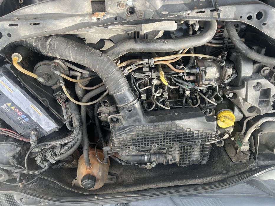 Renault clio 1.2 . 8. V Ano 2003