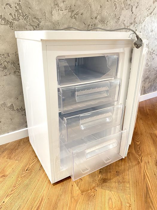 Морозильна камера AKV FVM 805