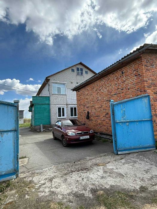 Будинок в селі Вознесенське, 6 км. від Чернігова