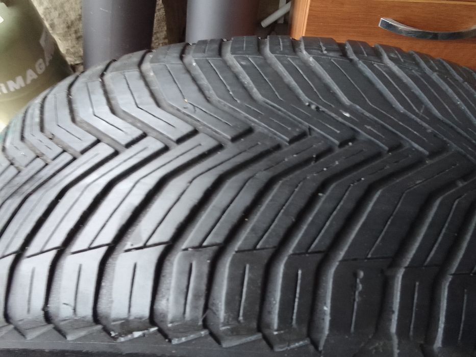 Opona wielosezonowa 235/55r19 MICHELIN 2023r