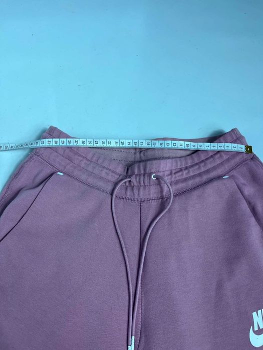 Damskie sportowe dresy Nike