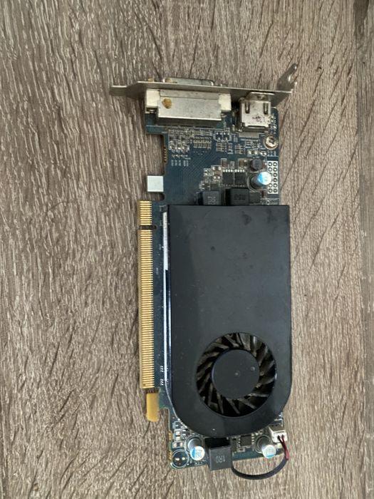 Видкокарта Radeon HD 8490