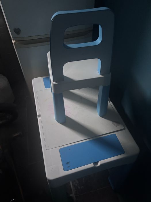 Стіл та стілець дитячий