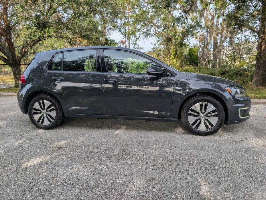 Volkswagen e-Golf SE      2019