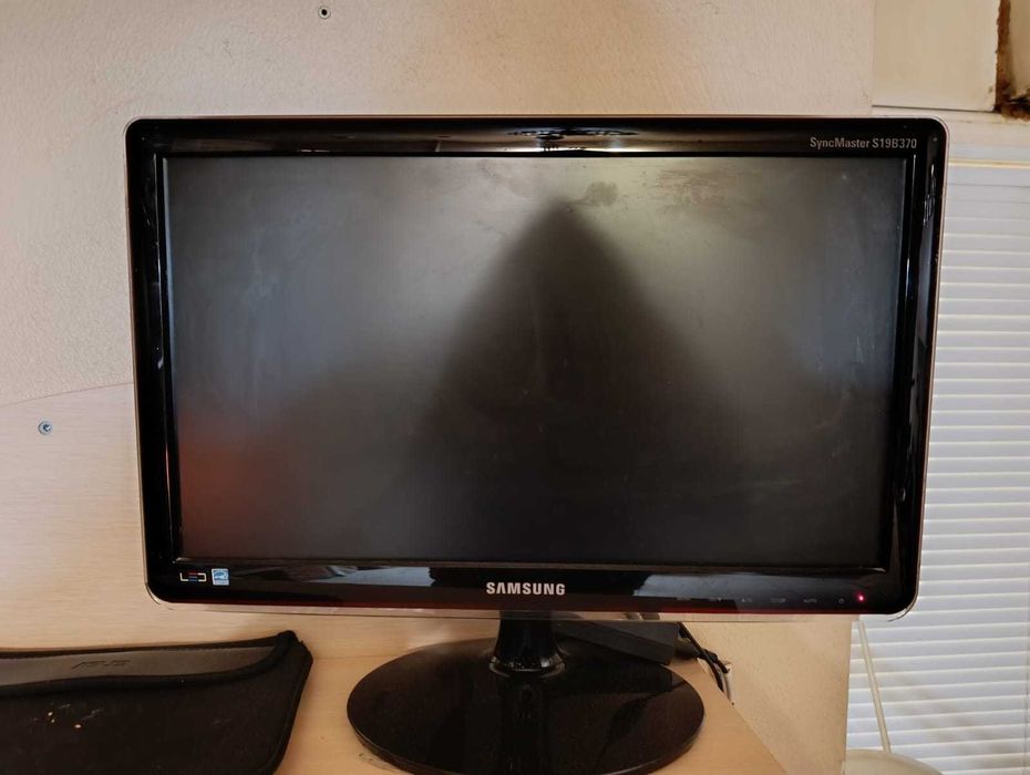 продам компьютер (монітор системний блок)