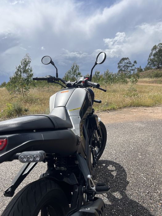 Benelli Leoncino 125