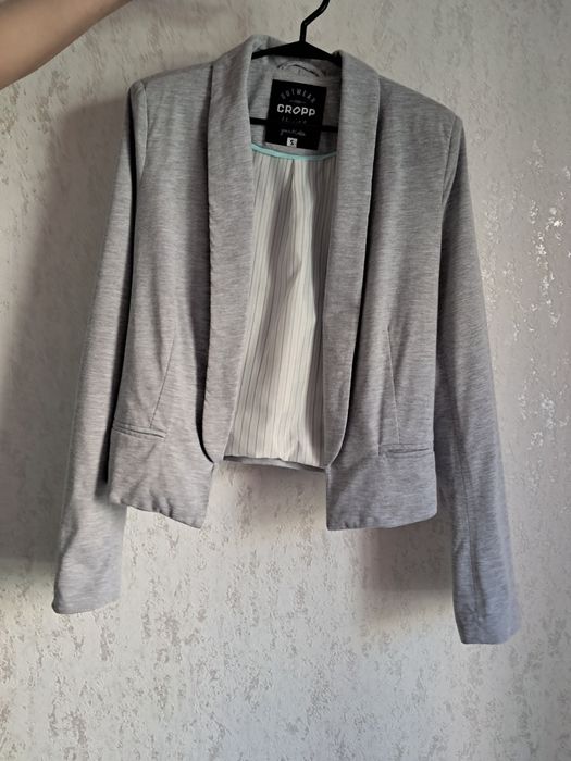 Піджак для дівчини фірми CROPP