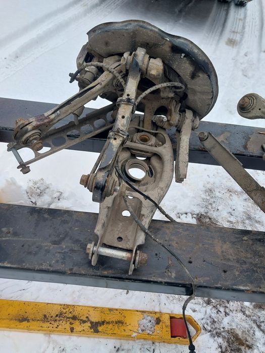 Zwrotnica tylna prawa lewa tył piasta bmw e 87 e 90 e 91 e 92