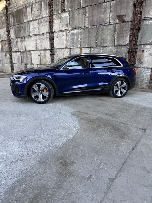Авто Audi E-Tron 55 електро 95кв Європа Q8