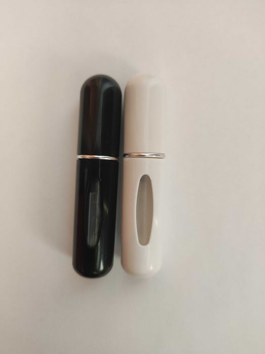Mini buteleczki wielokrotnego użytku na perfumy 5ml biała i czarna