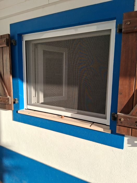 POR MEDIDA Janelas, Portas, Estores, Mosquiteira