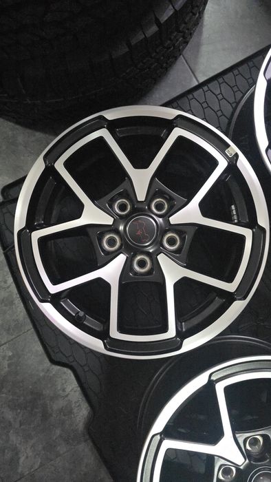 Nowe oryginalne  felgi 17 cali jeep wrangler / grand cherokee