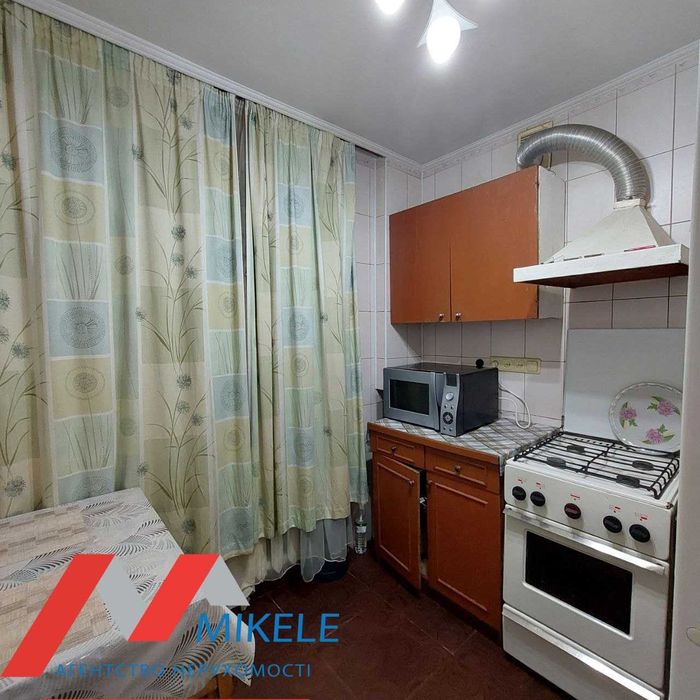 Оренда 1к Л.Каденюка13 м.Чернігівська м.Дарниця Дарницька площа