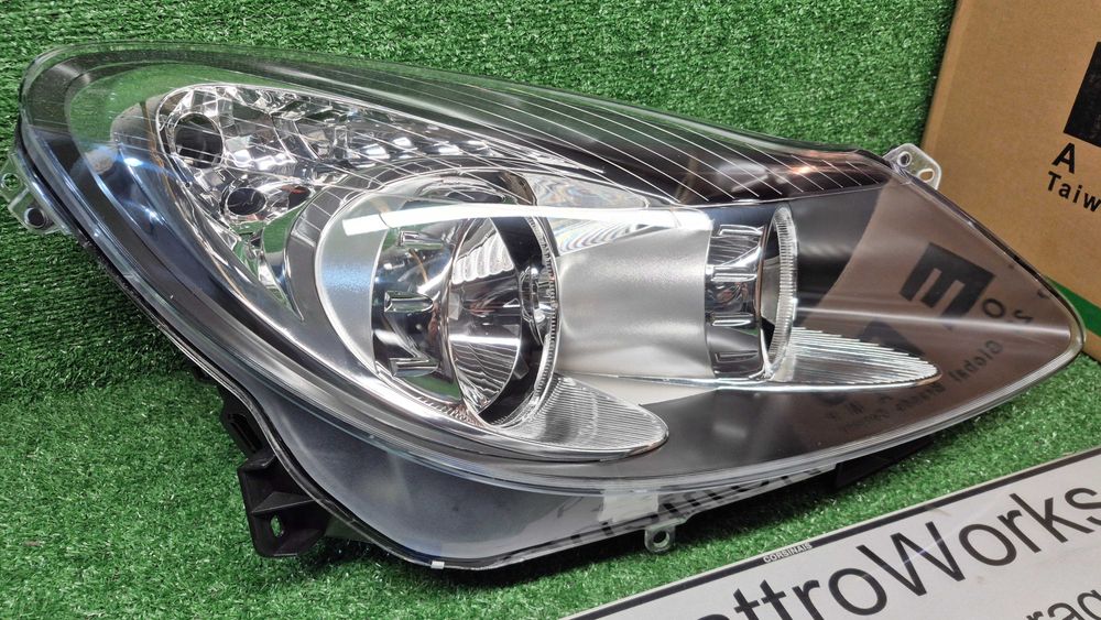 OPEL Corsa D Hatchback S07-07.06-08.14-ÓTICA/FAROL FRENTE DIREITA NOVA