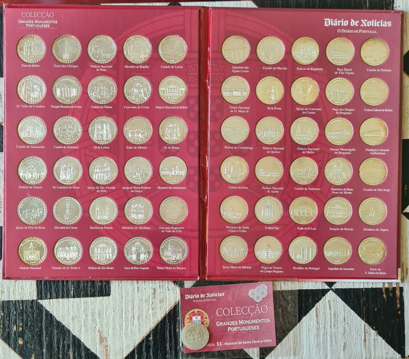 Várias medalhas do Diário de Notícias e de Fátima