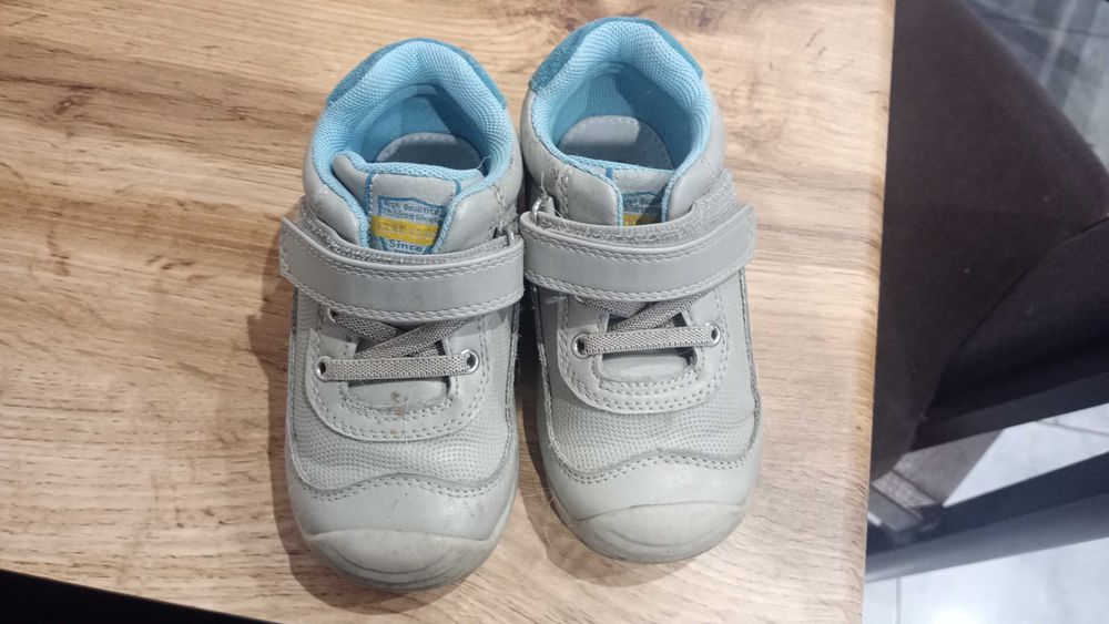 Sprzedam buty 24 smyk