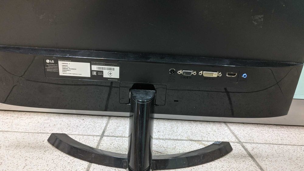 Монітор LG 24MP58VQ-P (матриця не працює, на запчастини)