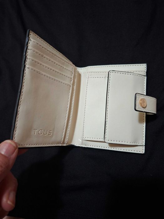 Carteira/ porta moedas da Tous, muito prático e elegante