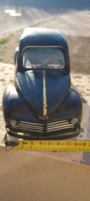 Vende carro antigo em folha