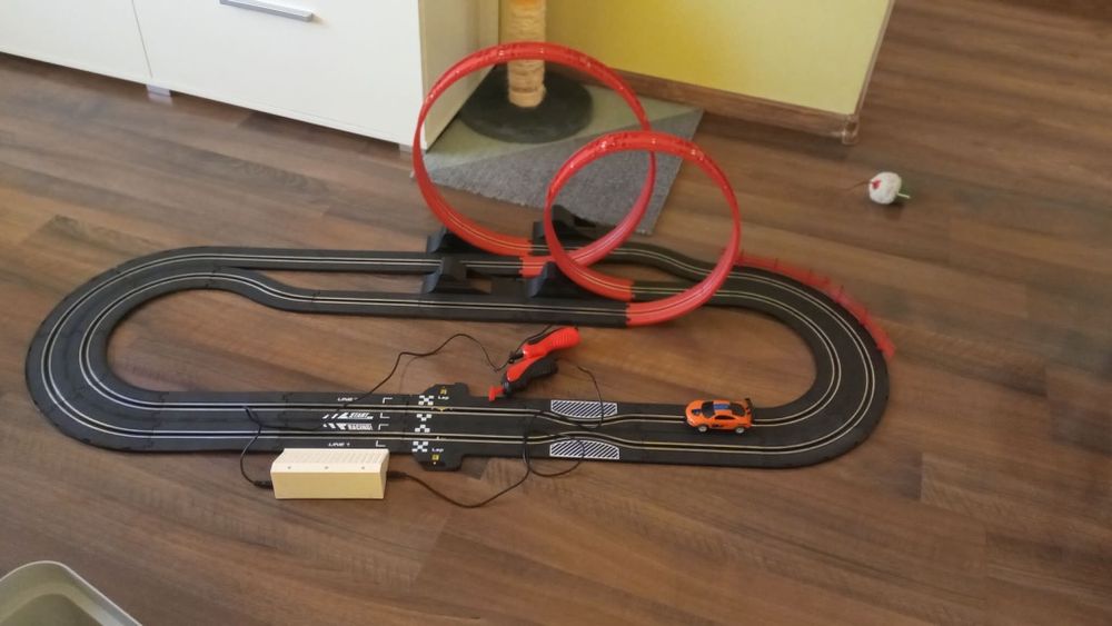 elektryczny tor samochodowy