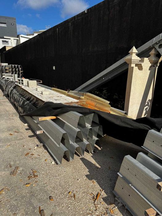 Perfil metálico Omega para cobertura / outros c/ tratamento especial