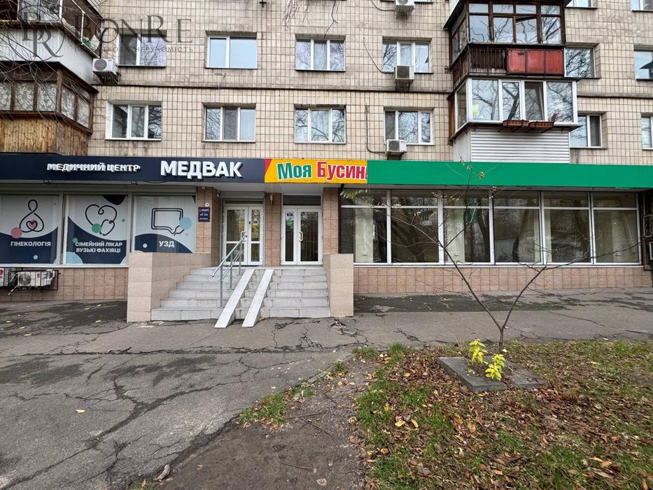 Оренда, Торгове, Фасад, Авіаконструктора Антонова, 170м2.