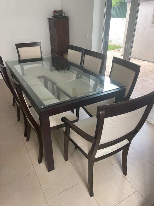 Mesa de jantar + 8 cadeiras