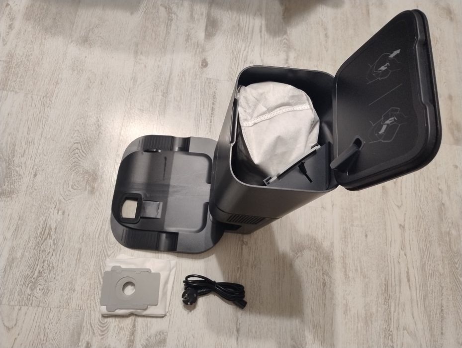 Stacja Ładowania Samoopróżniająca Clean Base Irobot Roomba i1 i3 i4 i5 i6 i7 i8