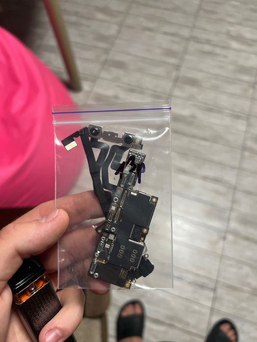 Корпуса та запчастини до Iphone