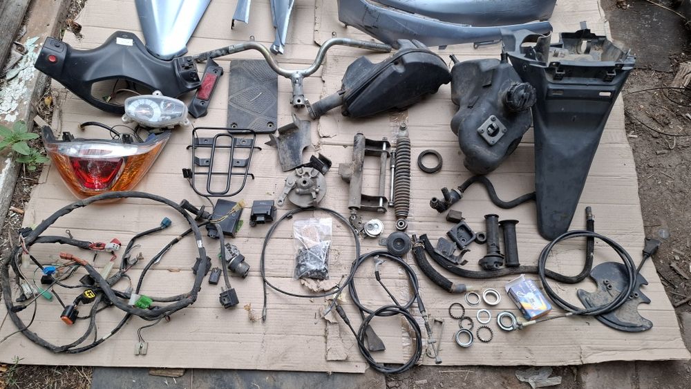 Пластик Suzuki Address V50 4Т, сузуки адрес 50 4Т