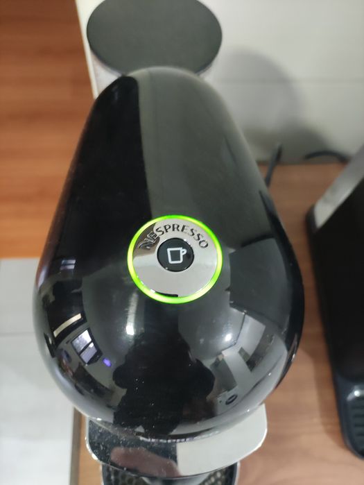 Máquina de café Nespresso Vertuo automática