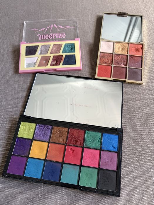 Uzywane paletki cieni do powiek kolorowe kosmetyki