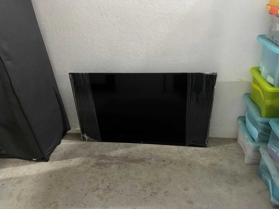 Smart TV LG 55" - Ecrã Estragado (Para Peças)