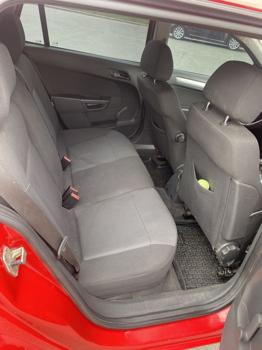 Продам сімейний автомобіль Опель Астра H Opel Astra h