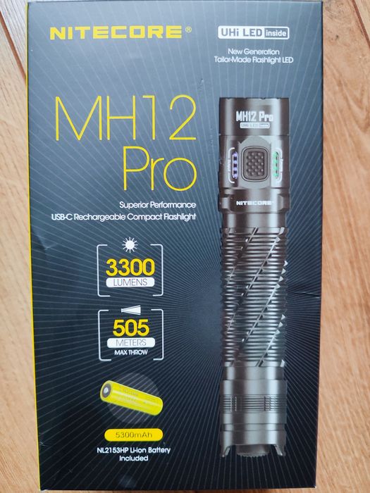 Тактичний далекобійний ліхтар Nitecore MH12 Pro