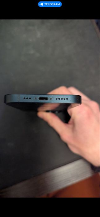 Iphone 13 . 128 gb . Потребує заміни дисплею .