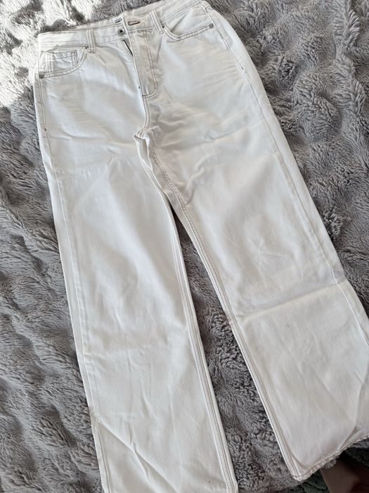 Нові молочні джинси