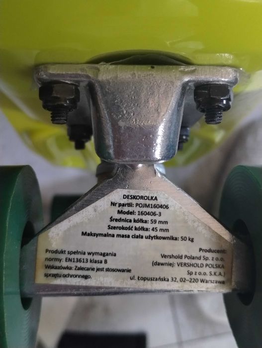 Żółta deskorolka fiszka