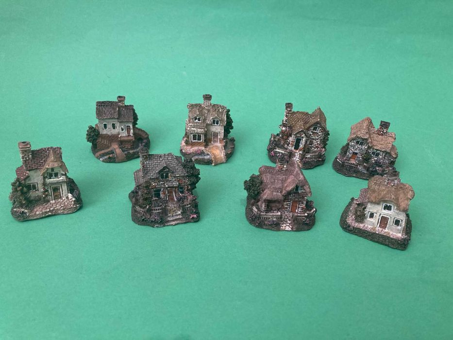 Lote de 8 casinhas de colecção da Leonardo Collection Antigas