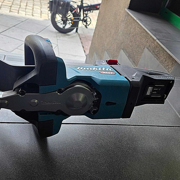 Nożyce akumulatorowe Makita Uh007 stan bdb BLDC XPG