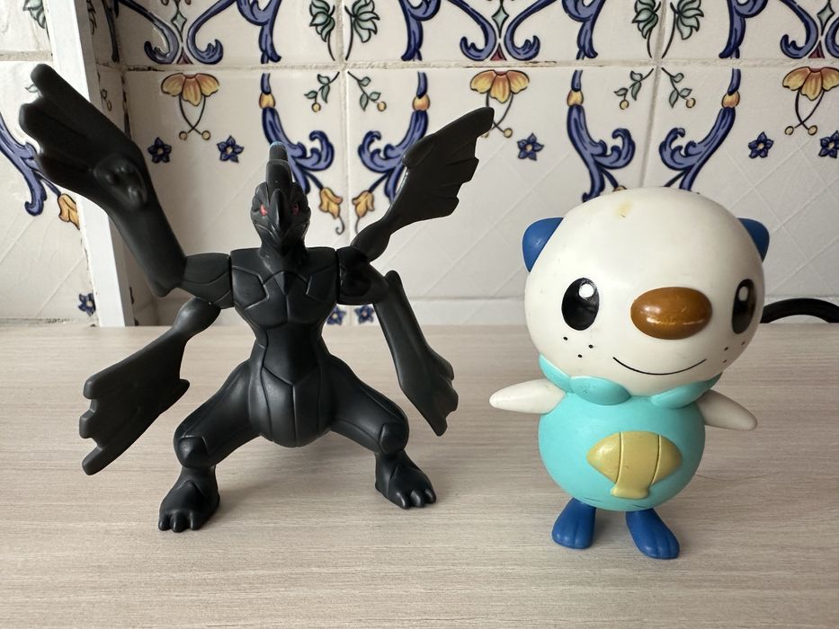 Desenhos animados Pokemon bonecos panda pokebolas revistas