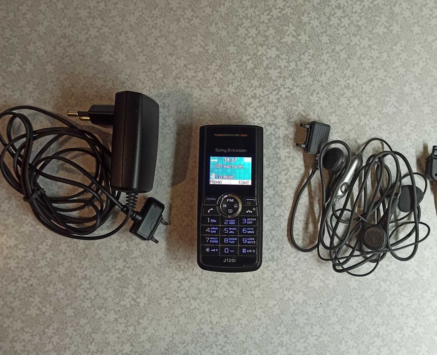 телефон Sony Ericsson J120i