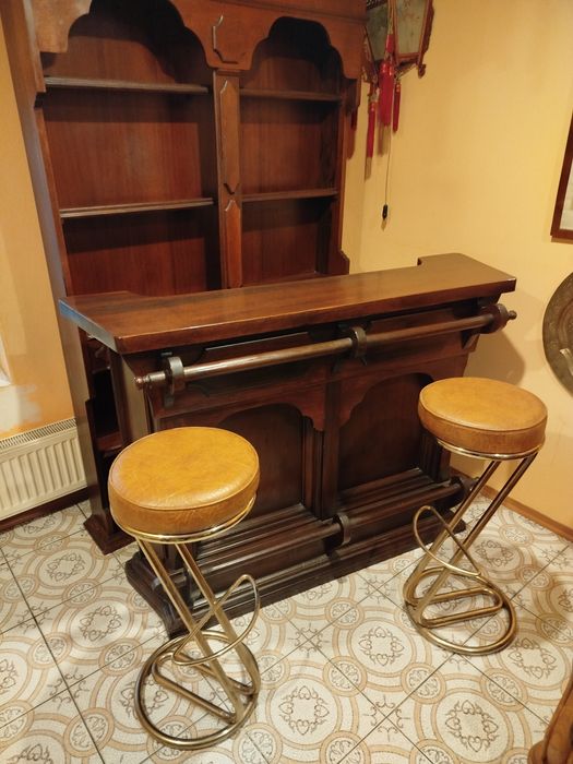 Barek, witryna , hokery