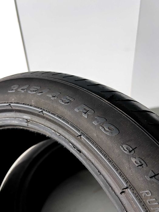 Pneus Pirelli Pzero - 245/45/19 - Como NOVOS