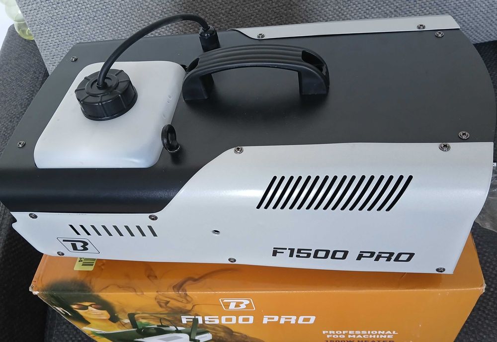 Obudowa wytwornicy dymu 1500W stan jak nowa