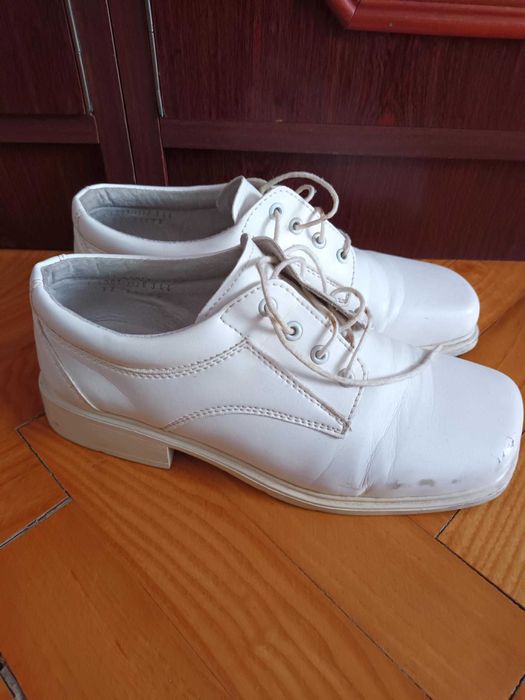 Buty komunijne chłopięce białe 36 Gentleman skóra