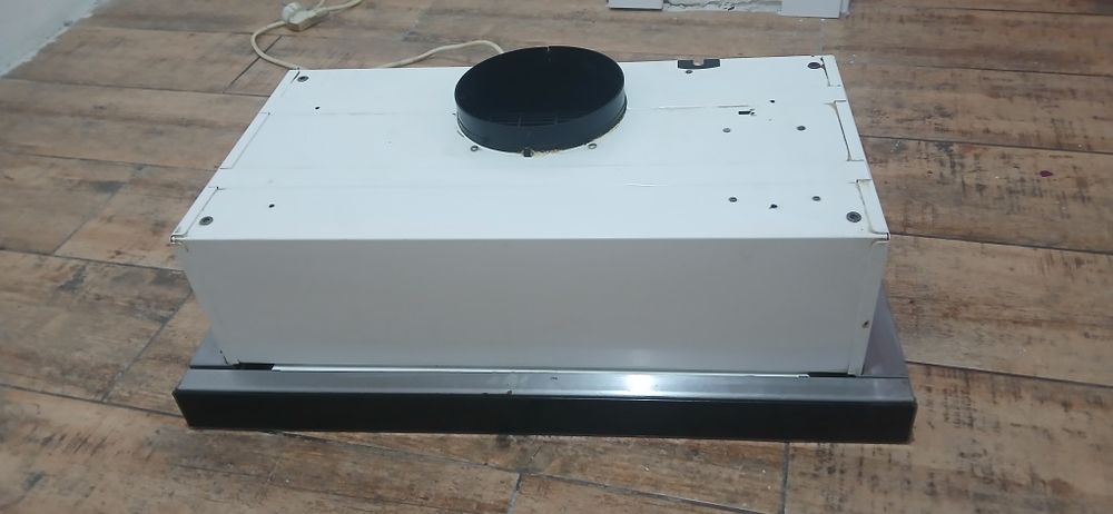 Sprzedam okap podszafkowy toflesz 60cm szer