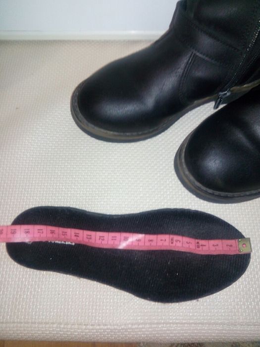 Фирменные ботинки для девочки