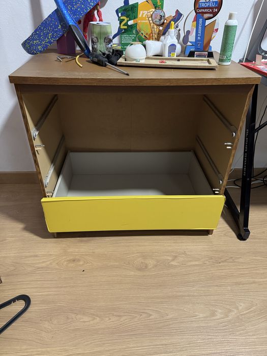 Doa-se a quem vier buscar, Comodo com 3 gavetas