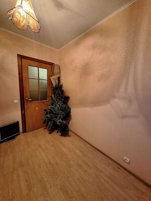 Продам 4 кімнатну квартиру.